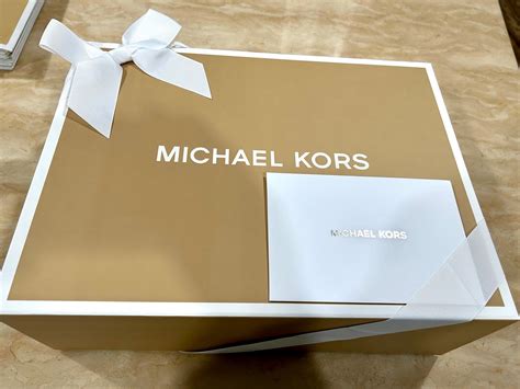 michael kors gift wrap review.